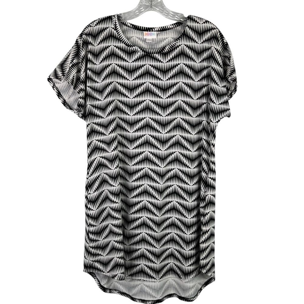 LuLaRoe Mitzi Tunic Women’s L Black White Slit Short Sleeve Hi Low Hem Chevron